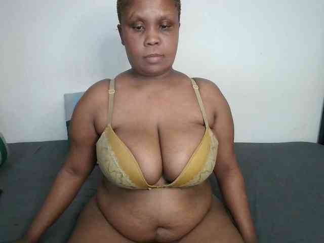 BIGTITTISXX webcam