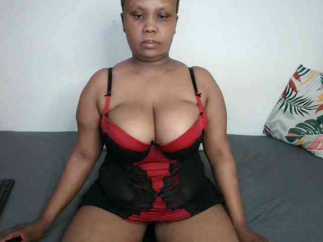 BIGTITTISXX webcam