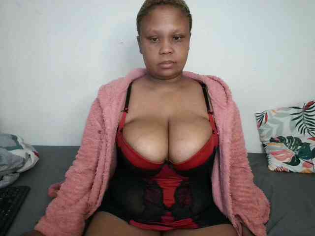 BIGTITTISXX webcam