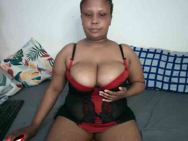 BIGTITTISXX webcam