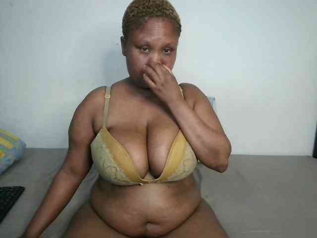 BIGTITTISXX webcam