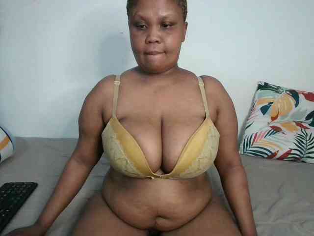 BIGTITTISXX webcam