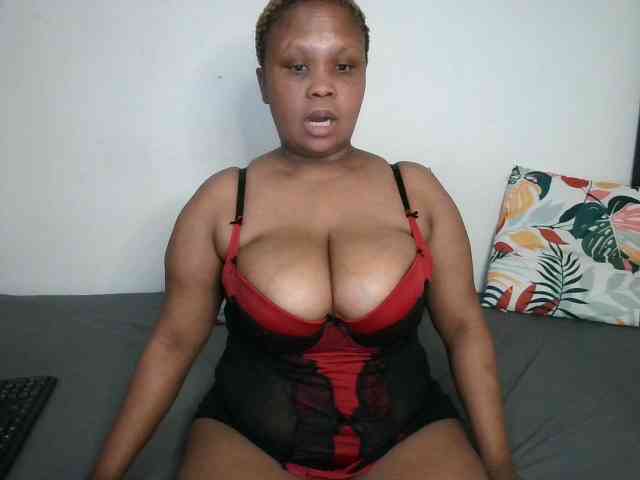 BIGTITTISXX webcam