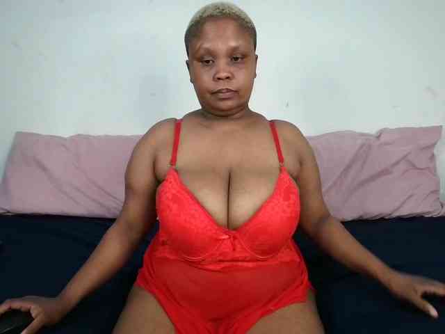 BIGTITTISXX webcam
