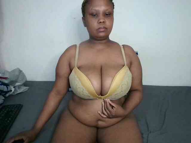 BIGTITTISXX webcam