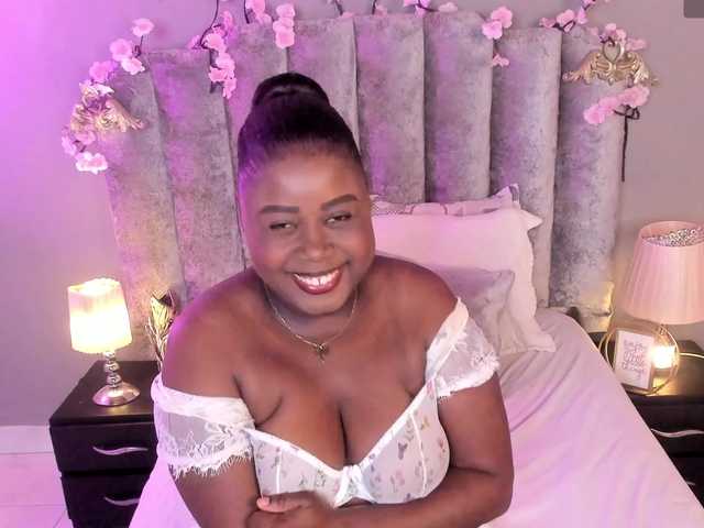 Chloe-'s BongaCams show and profile