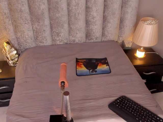 Chloe-'s BongaCams show and profile