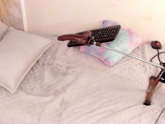 Chloe-'s BongaCams show and profile