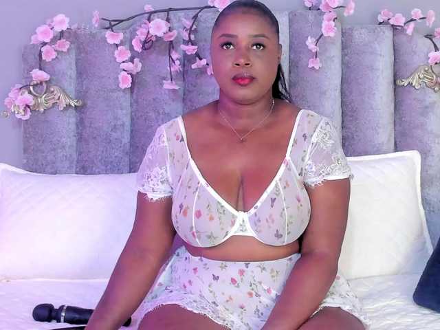 Chloe-'s BongaCams show and profile