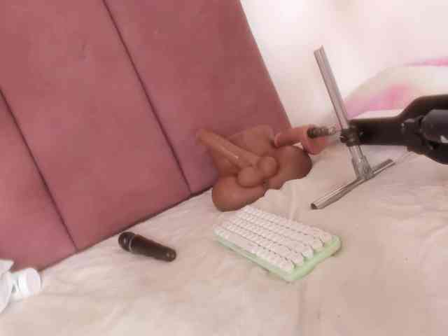Chloe- webcam