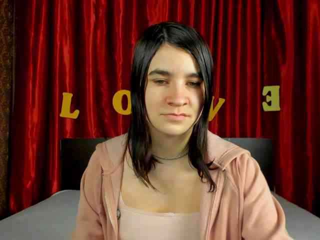 Polly-Love webcam