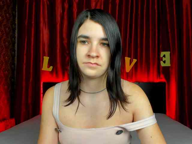 Polly-Love webcam