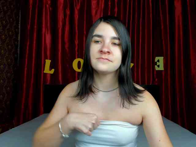 Polly-Love webcam