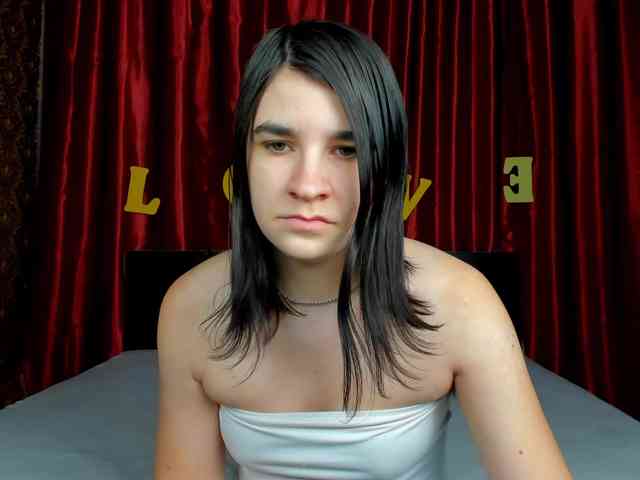 Polly-Love webcam