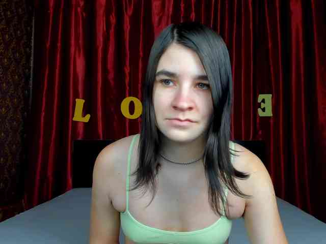 Polly-Love webcam