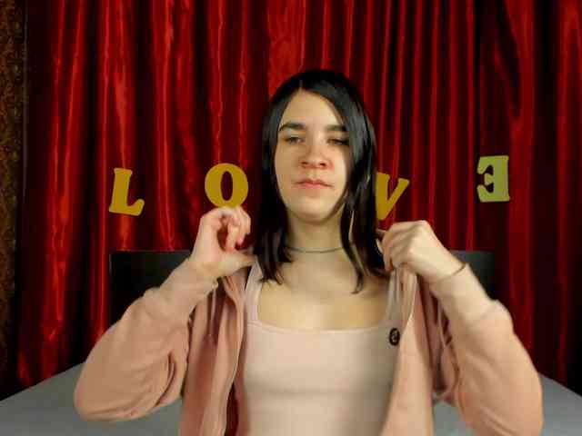 Polly-Love webcam