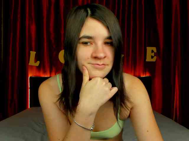 Polly-Love webcam
