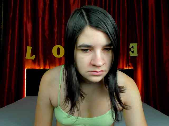 Polly-Love webcam