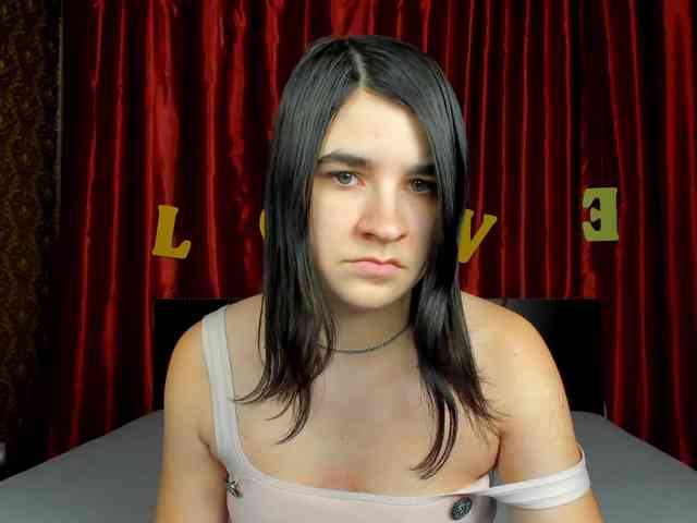 Polly-Love webcam