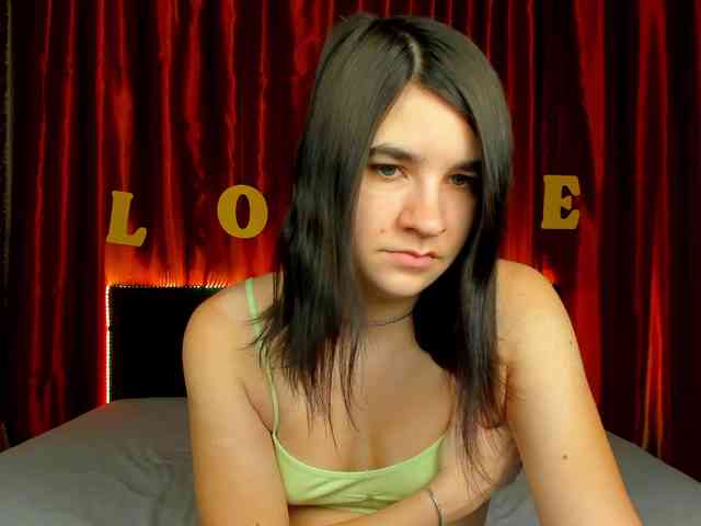 Polly-Love webcam