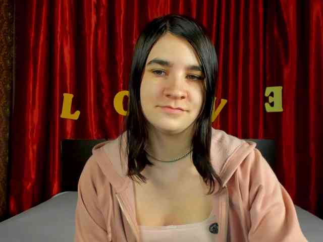 Polly-Love webcam