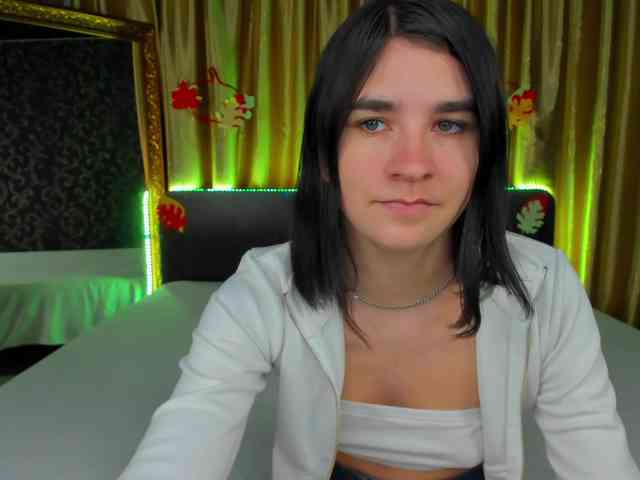 Polly-Love webcam