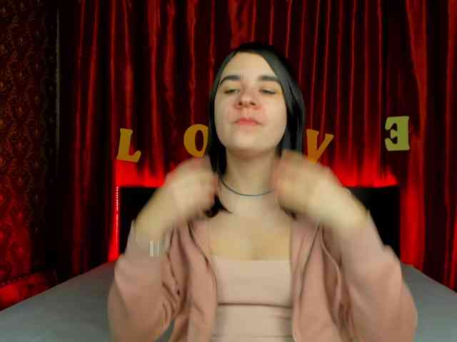 Polly-Love webcam