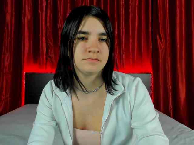 Polly-Love webcam