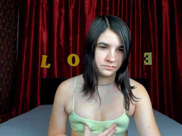 Polly-Love webcam