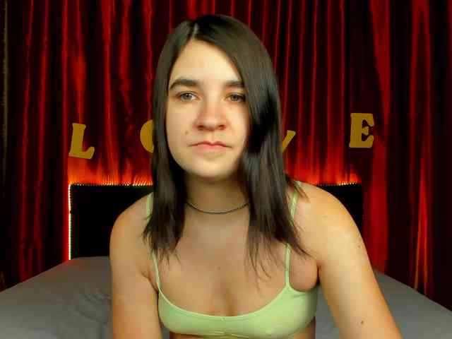 Polly-Love webcam