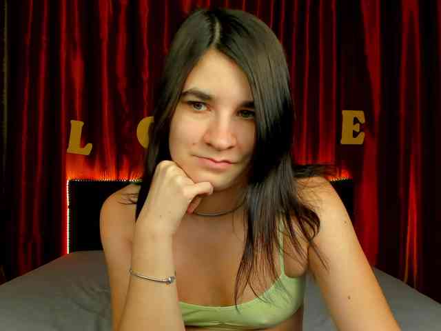 Polly-Love webcam