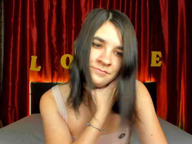 Polly-Love webcam