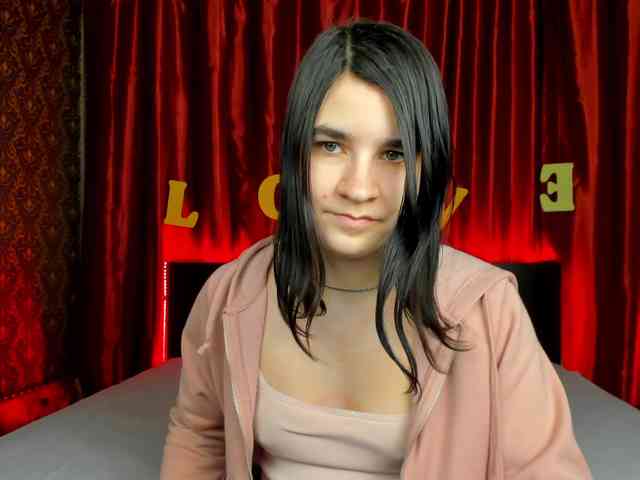 Polly-Love webcam