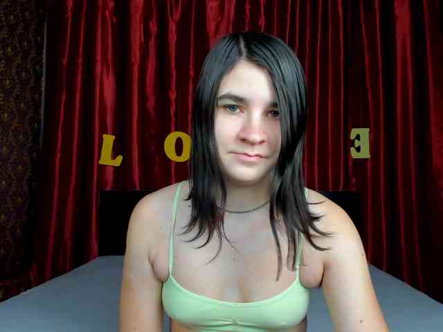 Polly-Love webcam