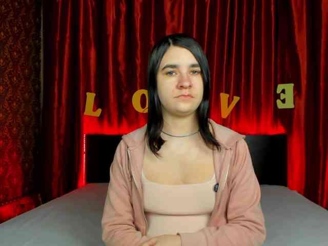 Polly-Love webcam