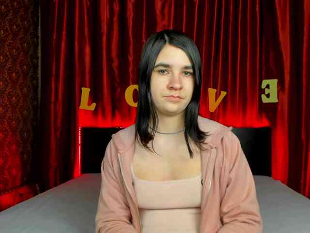 Polly-Love webcam