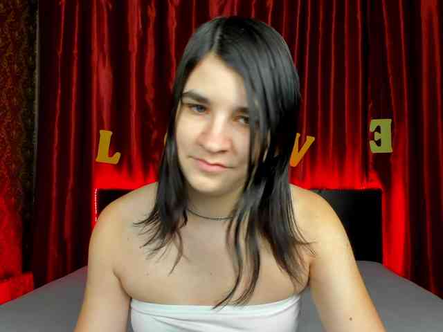 Polly-Love webcam