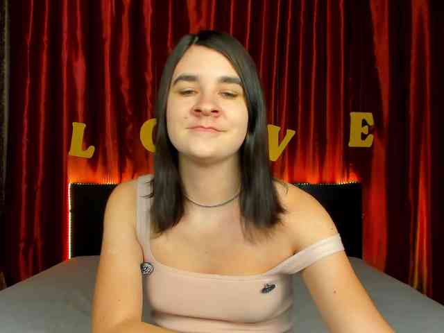 Polly-Love webcam