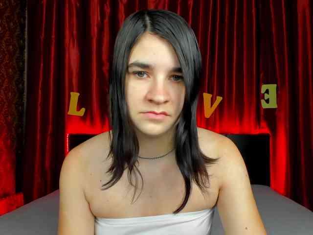 Polly-Love webcam