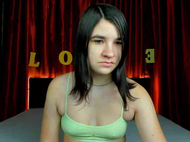 Polly-Love webcam