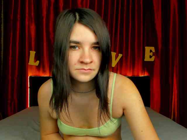 Polly-Love webcam