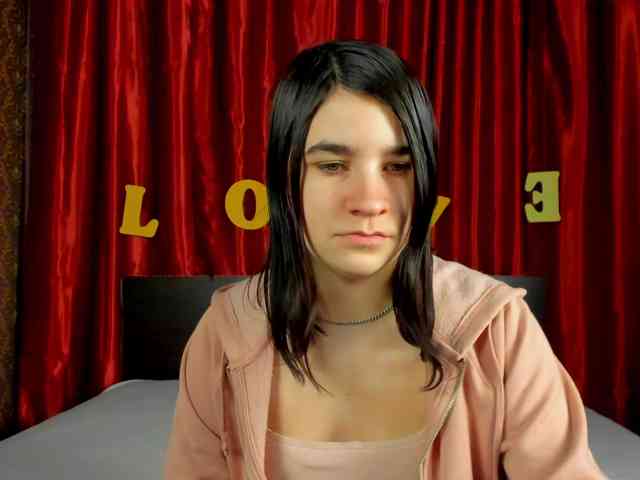 Polly-Love Live Webcam on BongaCams