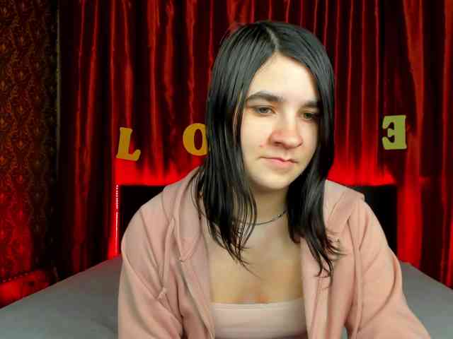 Polly-Love webcam