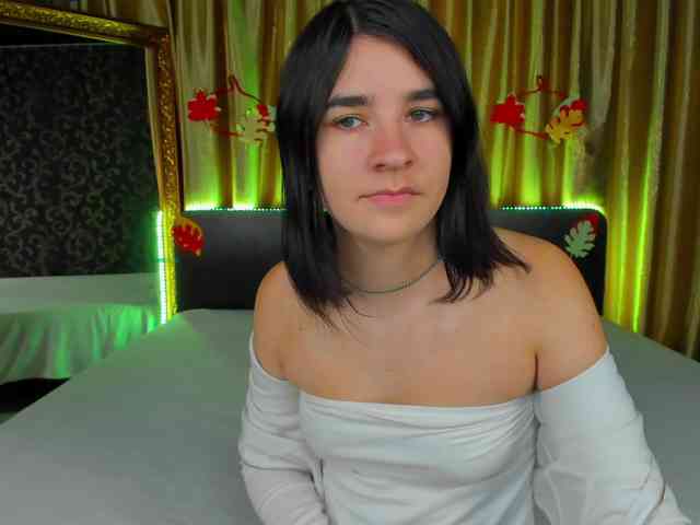 Polly-Love webcam