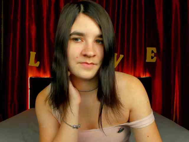 Polly-Love webcam