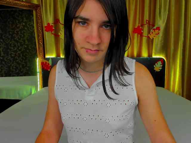 Polly-Love webcam