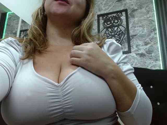 big-tits-horny webcam