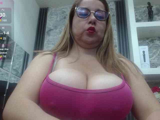 big-tits-horny webcam