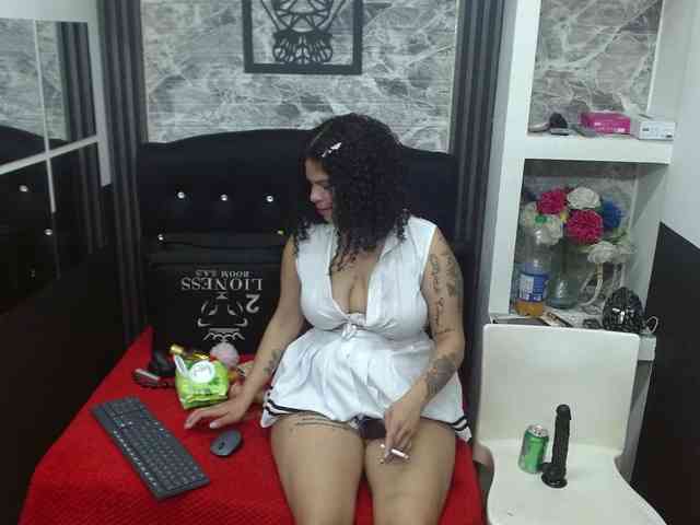 big-tits-horny webcam