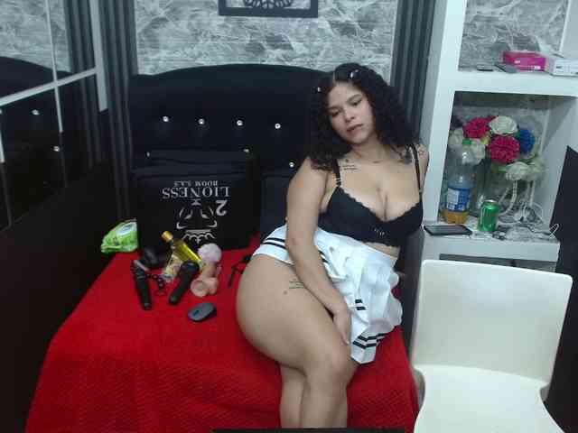 big-tits-horny webcam